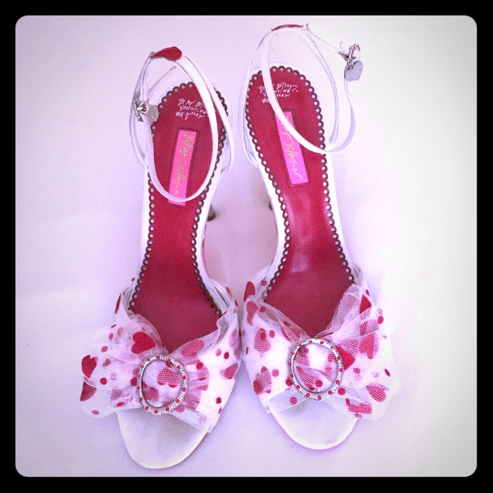 Heart-love print novelty Betsy Johnson shoes